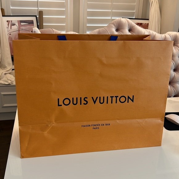 HUGE LOUIS VUITTON PAPER SHOPPING BAG - Picture 17 of 17